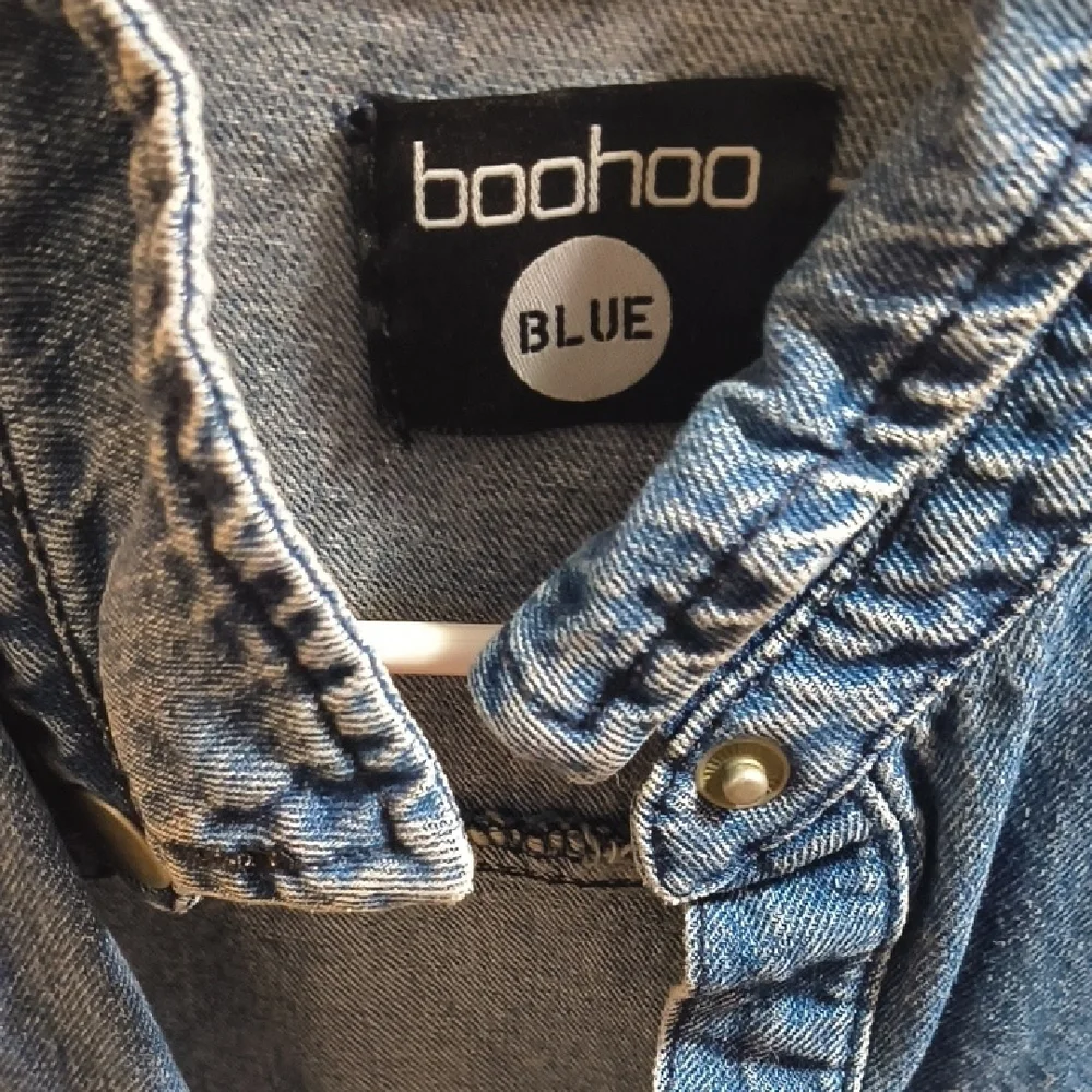 Boohoo Classic Blue Jean Jacket - Picture 2 of 4